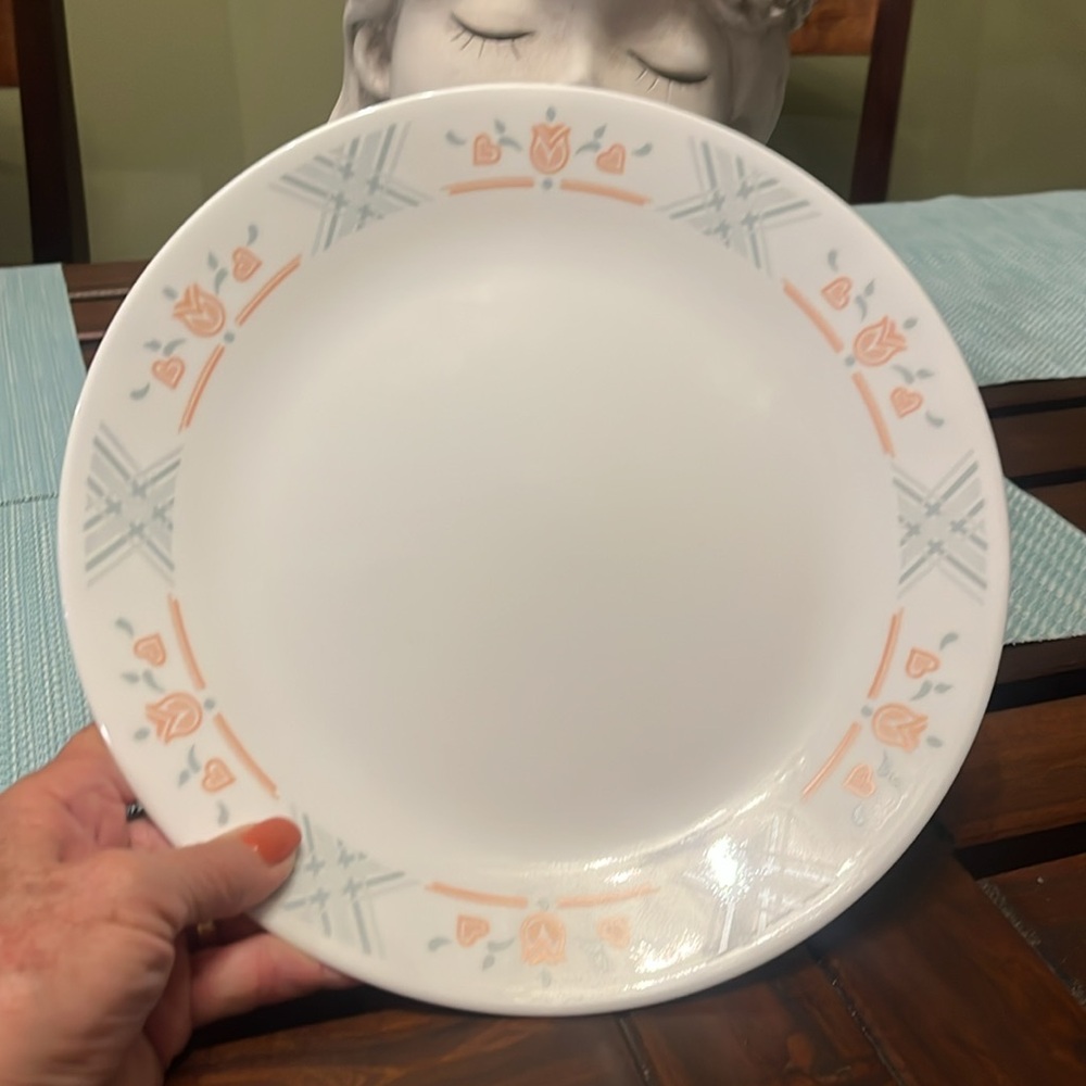 Set of 4 CORELLE By Corning DUTCH LATTICE DINNER PLATES Pink Tulips 10.25" USA